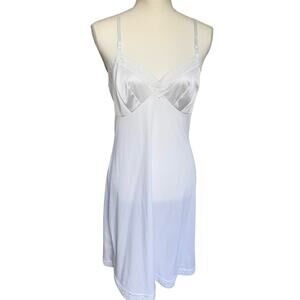 Vintage 80's Vanity Fair White Lace Trim Night Gown Midi Slip Dress Small